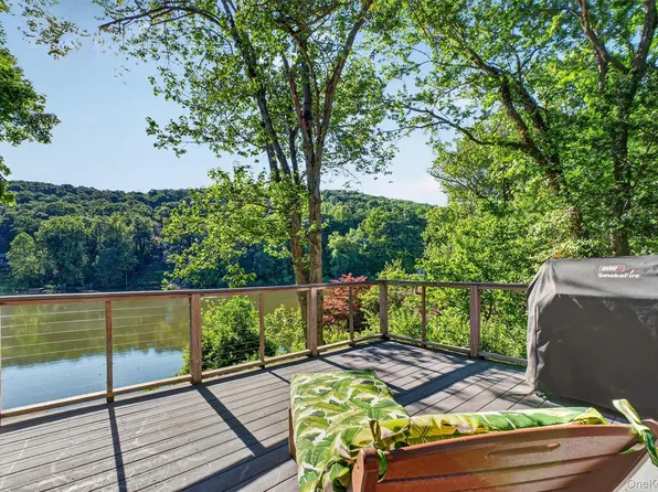 51 Lake Drive, Lake Peekskill, NY 10537