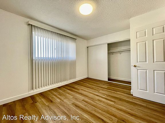 4th image of 427 E 19th St #14
