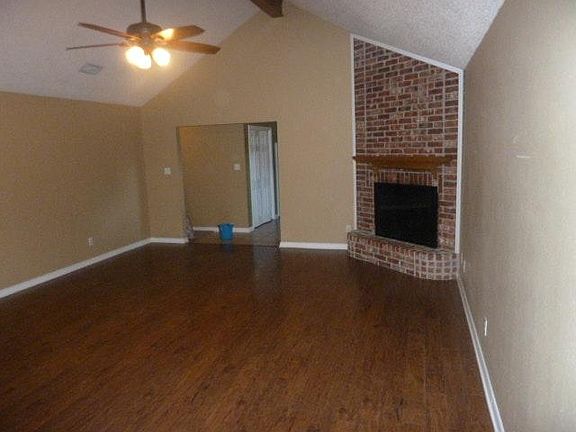 2nd image of 3709 Woodlake Cir