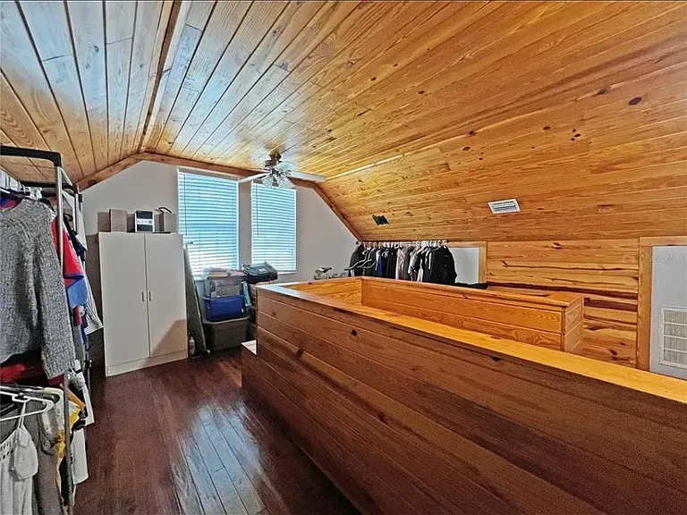231 N Park Ave — Photo 22