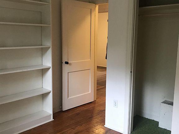 4th image of 1005 NE 7th Pl