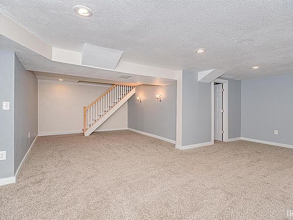 3rd image of 6010 Aragon Dr