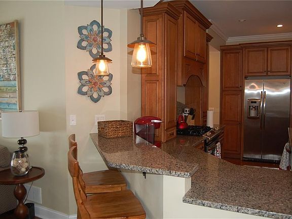 3rd image of 409 Ross Ct