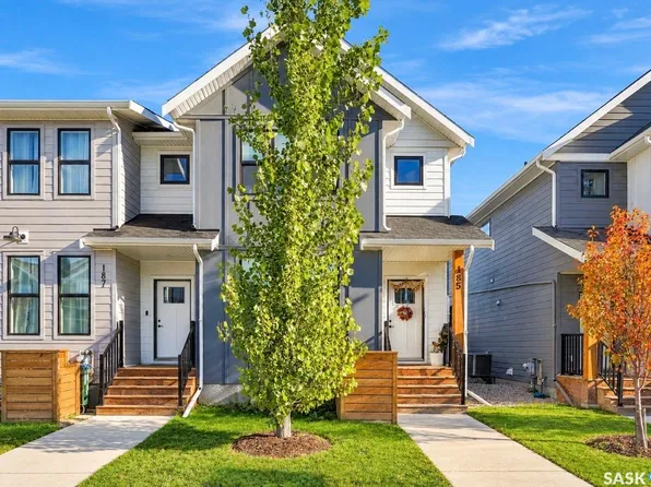 185 Rosewood Boulevard E, Saskatoon, SK S7V 0X2