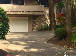 8291 SW Canyon Ln, Portland, OR 97225