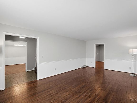 4th image of 8677 Shagbark Dr