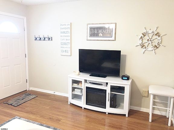 5th image of 1008 Wesley Ave #509