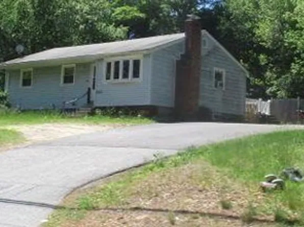 556 Monponsett St, Hanson, MA 02341