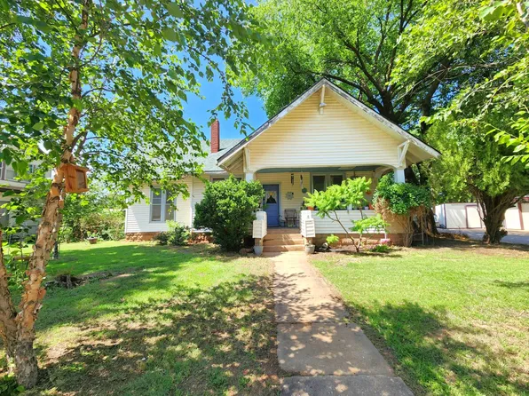 210 W Locust St, Anthony, KS 67003