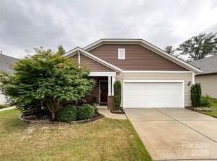 1847 Yellow Daisy Dr, Matthews, NC 28104