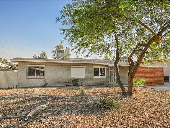 5th image of 1926 Houston Dr