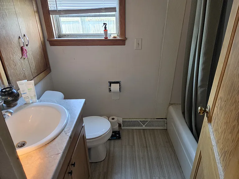 1022 Brighton Dr #1 — Photo 4