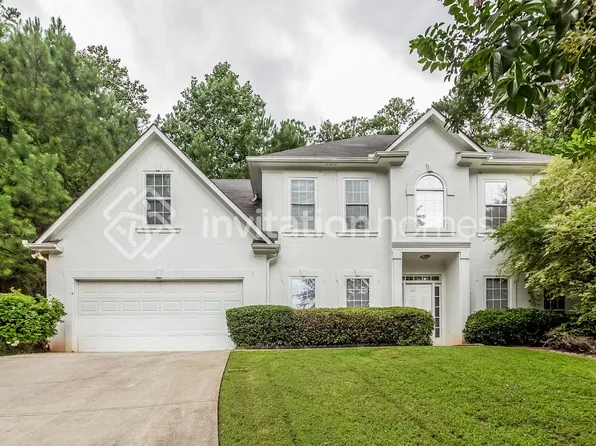 6810 Waters Edge Dr, Stone Mountain, GA 30087