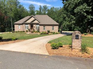 6270 Raven Forest Ct, Winston Salem, NC 27105