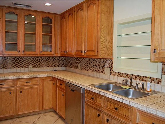 5th image of 1901 Romeria Dr