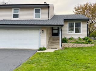 1572 Brandywyn Ln, Buffalo Grove, IL