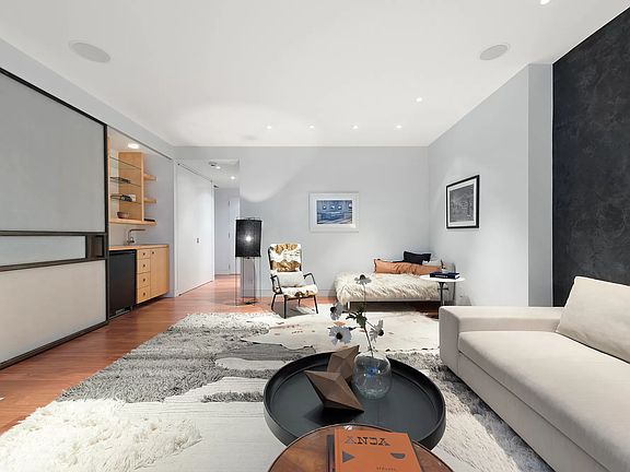 5th image of 280 W 25th St