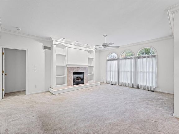 4th image of 200 SE Ridgeview Dr