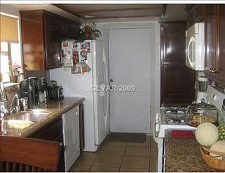 1st image of 2537 Charteroak St