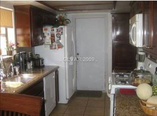 2537 Charteroak St, Las Vegas, NV 89108