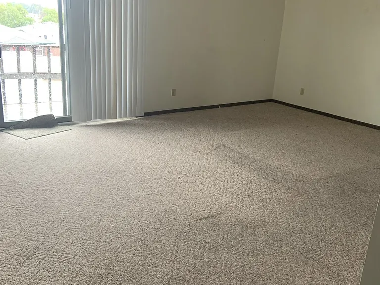 1701 University Dr #7 — Photo 8