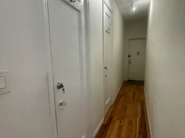 590 Parkside Avenue image 17 of 19