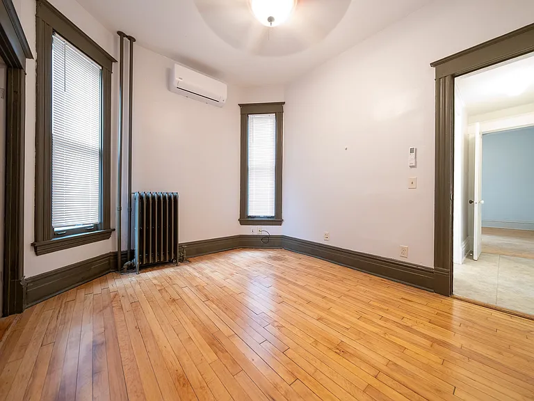 918 E 17th St #1 — Photo 8