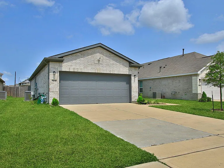 7219 Bakersfield Ct — Photo 3