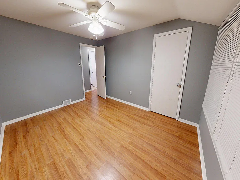 669 N Henderson Rd — Photo 21