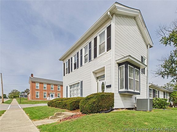 3rd image of 221 W Walnut Street