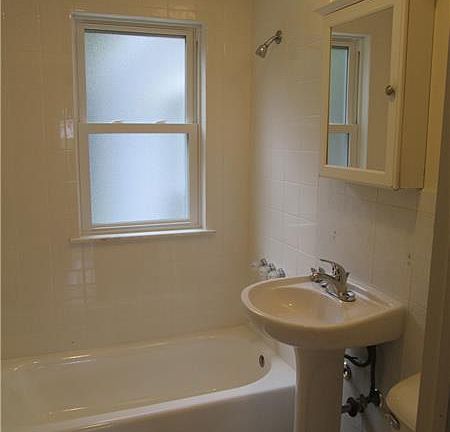 5th image of 121 W Hawley St