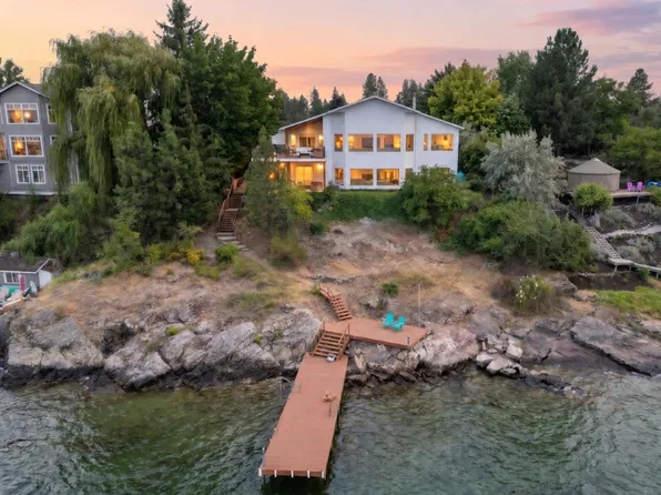 5538 Lakeshore Rd, Kelowna, BC V1W 4J4