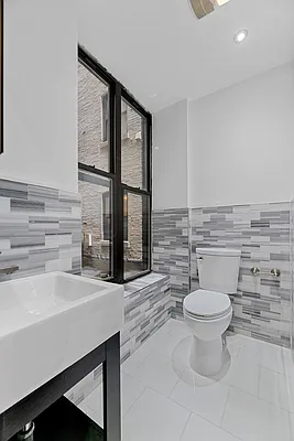 Rented by REAL New York | media 23