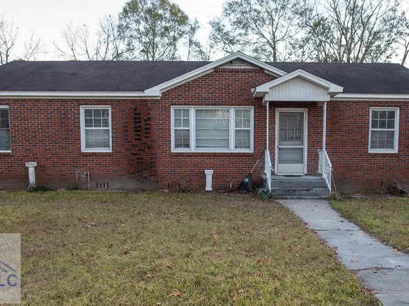 712 Rosedale Ave, Claxton, GA 30417