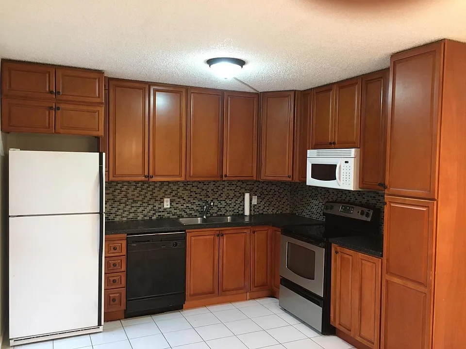 1521 15th Ln