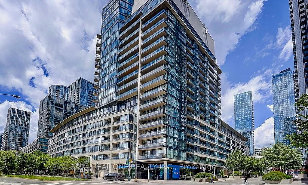 2 bed, $2,820 — Photo 1