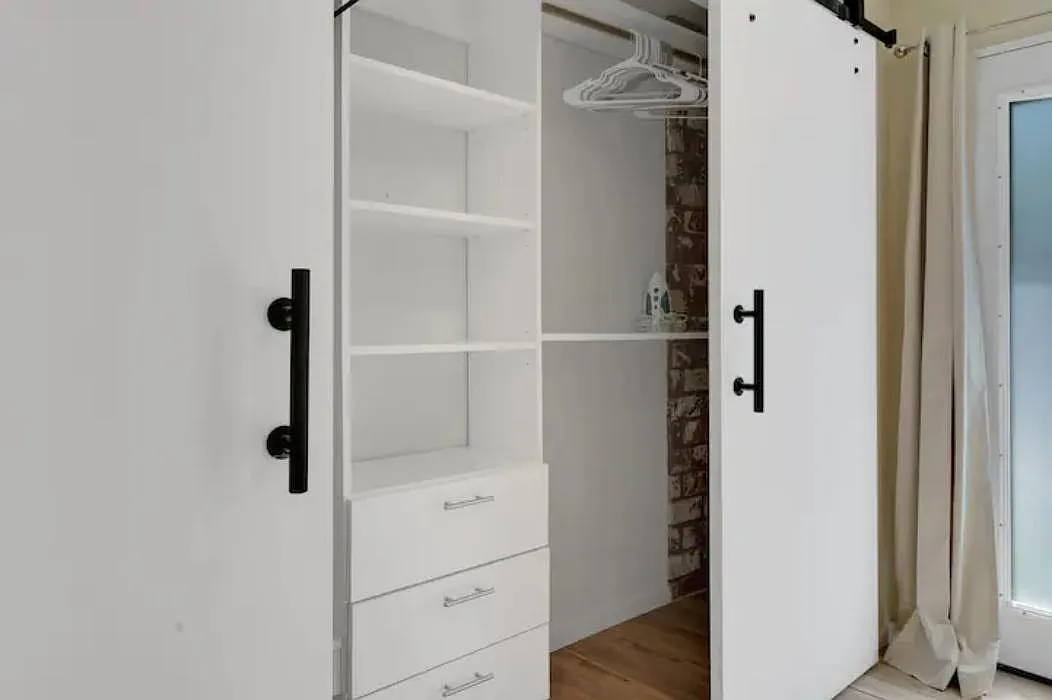 1 bed, 850 sqft, $1,950 — Photo 4