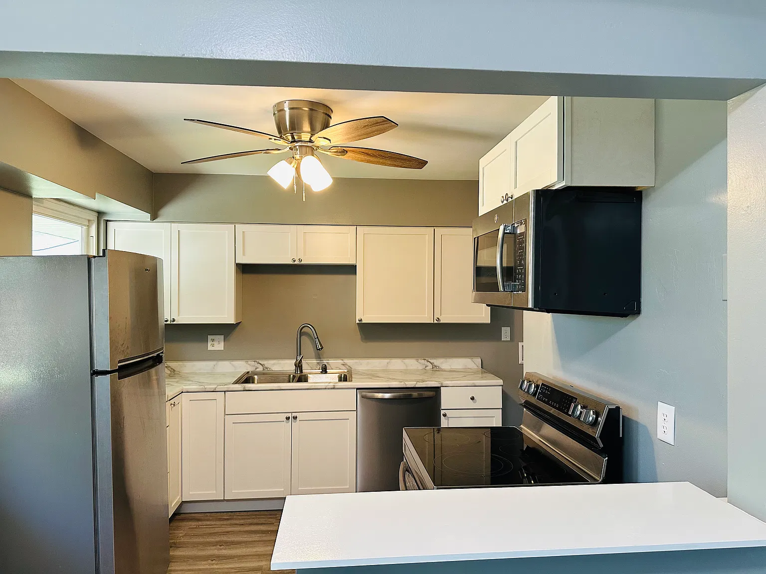 487 Warr Ln — Photo 4