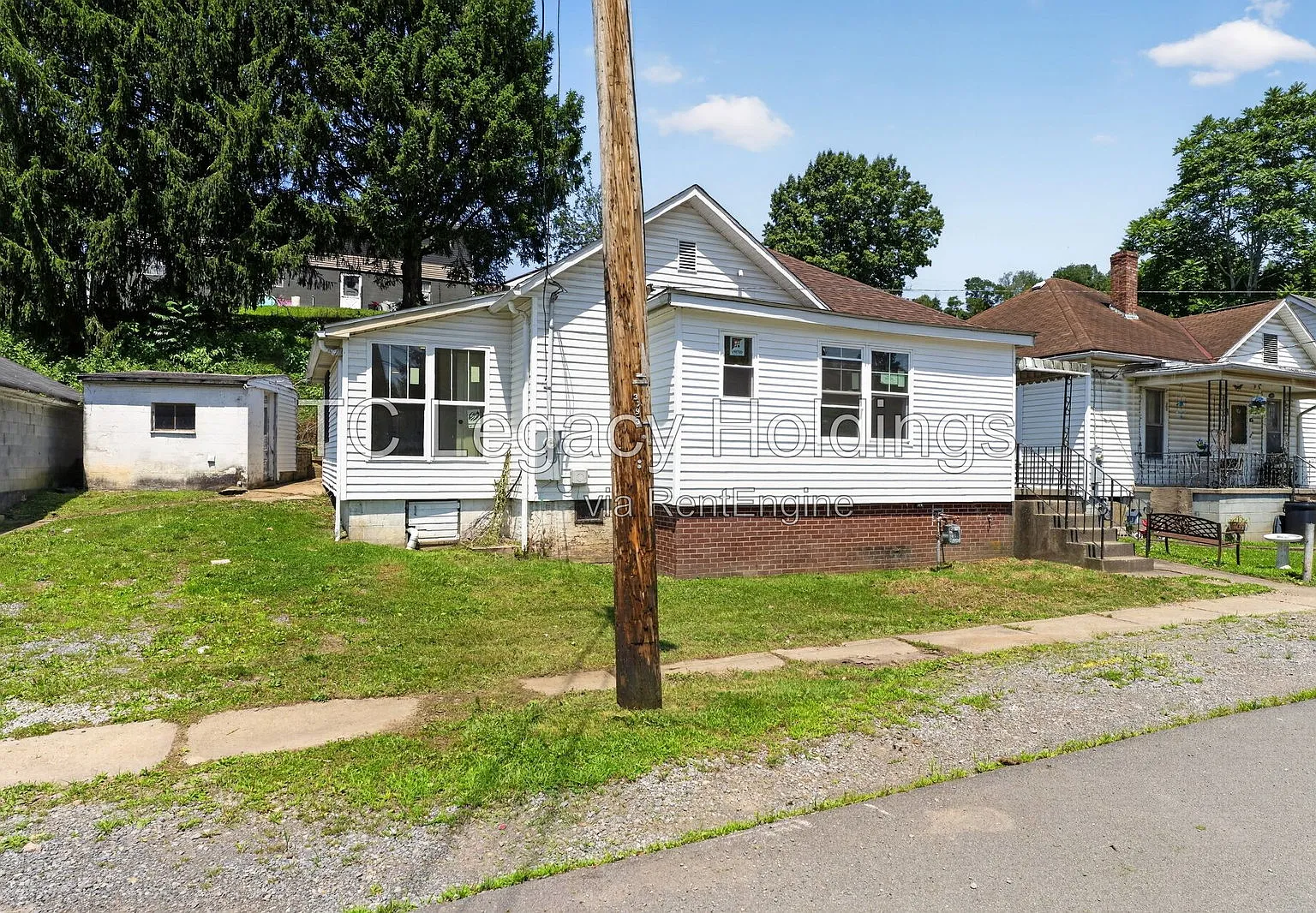 2 bed, 1.0 bath, 976 sqft, $1,300 — Photo 3