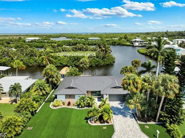16340 Buccaneer St, Bokeelia, FL 33922