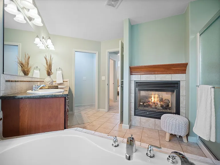 305 S Shelley — Photo 45
