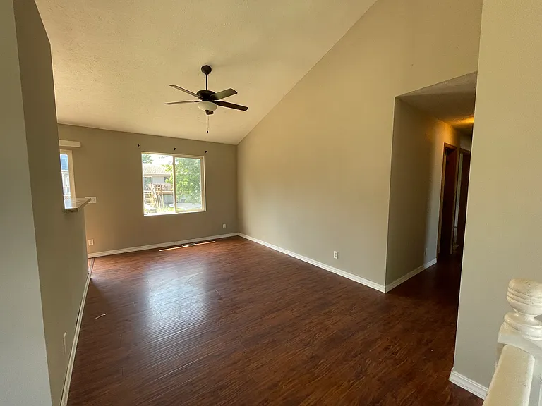 8013 Newport Ave — Photo 4