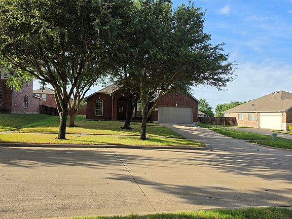 2nd image of 1743 Summerwood Ln