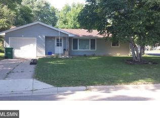 165 10th Ave NE, Hutchinson, MN 55350