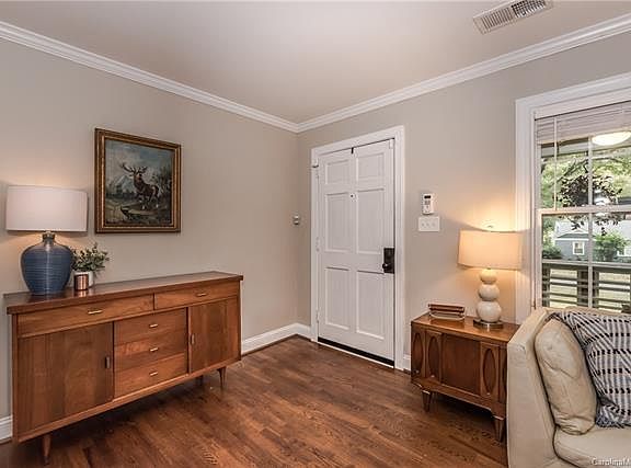 5th image of 760 Wriston Pl