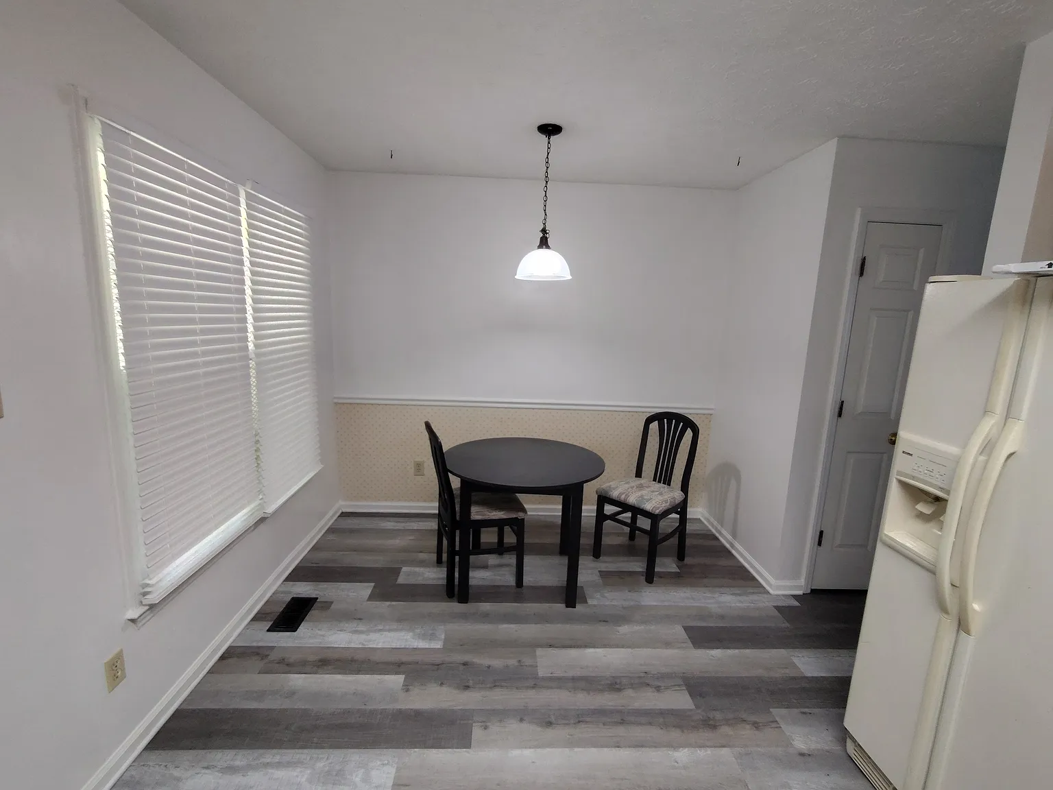 2 bed, 1.5 bath, 1092 sqft, $1,100 — Photo 4
