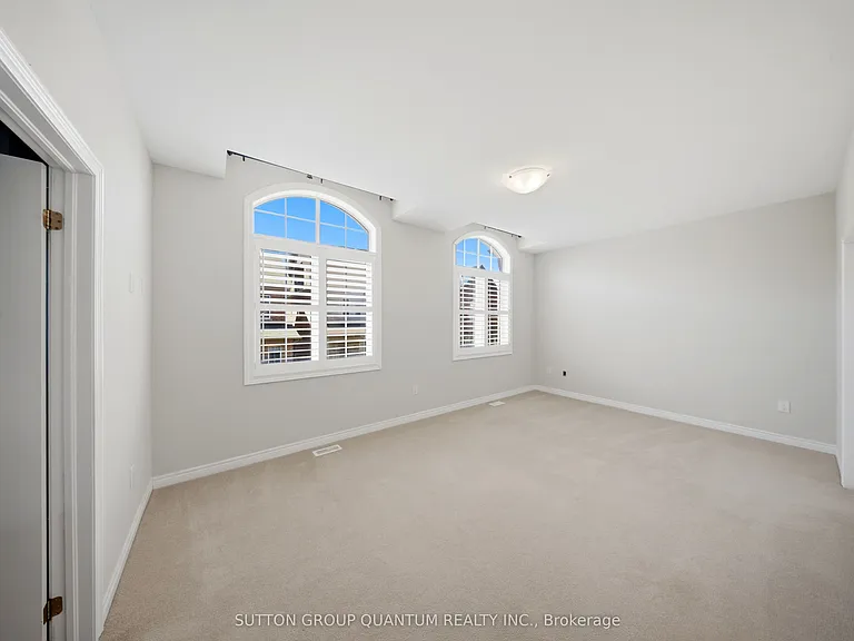 3196 Ernest Appelbe Blvd — Photo 32