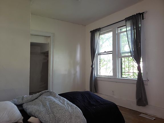 5th image of 3823 Clairmount St #A