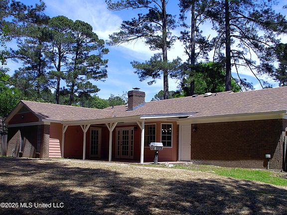 4th image of 4649 Old Lake Rd