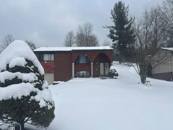 48 Blair Rd, Eighty Four, PA 15330